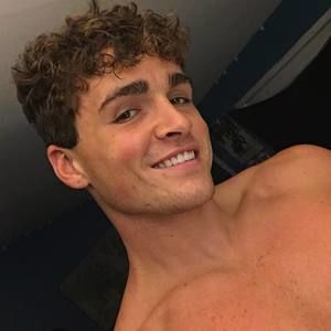 Meet your Posher, Ethan